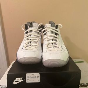 Nike little foamposite size 4.5y